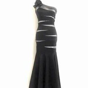 Betsy & Adam Black & Metallic One Shoulder Mermaid Long Formal Evening Dress S